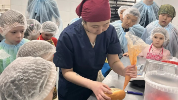 Воспитанники Курумканского ЦСПСиД посетили профориентационную экскурсию в хлебопекарню.