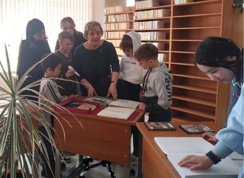При поддержке Благотворительного фонда «Вклад в будущее» и движения Pro.читAI от Сбера у детей появится «Читай комната». При поддержке Благотворительного фонда «Вклад в будущее» и движения Pro.читAI от Сбера у детей появится «Читай комната».